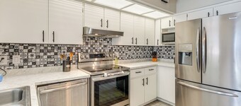 Orlando & Disney Parks Hub w/ Pool: Pet Friendly!