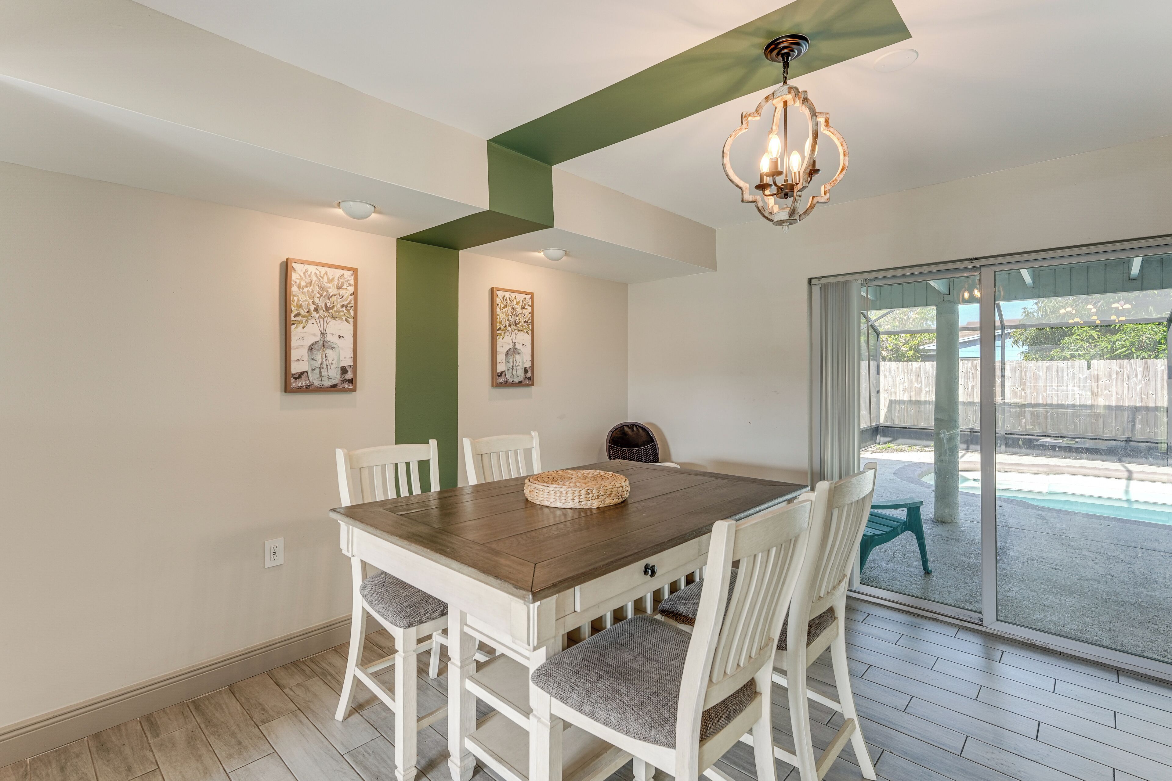 House (4 Bedrooms) | Interior