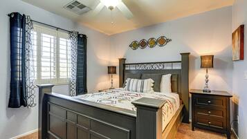 House (5 Bedrooms) | Interior