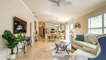 House (3 Bedrooms) | Interior