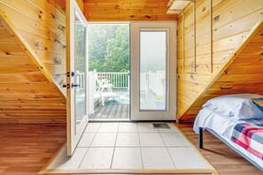 House (2 Bedrooms) | Interior - Hot Tub + Pet Friendly: Quiet French Creek Getaway (French Creek)