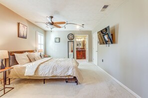 House (3 Bedrooms) | Interior - 6 Mi to Stone Mountain Park: Home w/ Deck! (Snellville)