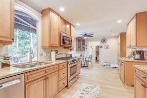 House (3 Bedrooms) | Interior - 6 Mi to Stone Mountain Park: Home w/ Deck! (Snellville)