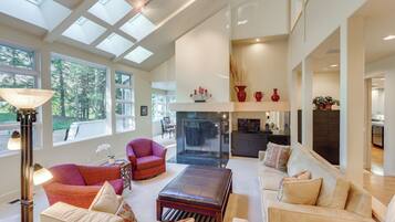 House (5 Bedrooms) | Front of property