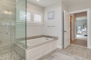 House (5 Bedrooms) | Interior - 2 Mi to Public Beach! Cape Cod Gem w/ Fire Pit (Mashpee)