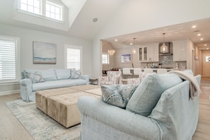 House (5 Bedrooms) | Interior