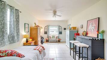 ํ์ฐ์ค (3 Bedrooms) | ๋ด๋ถ