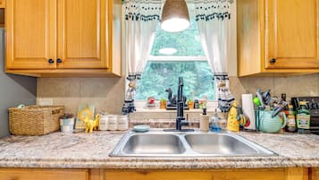 ํ์ฐ์ค (3 Bedrooms) | ๋ด๋ถ