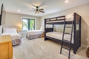House (5 Bedrooms) | Interior