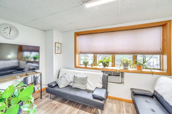 Apartment (0 Bedroom) | Interior