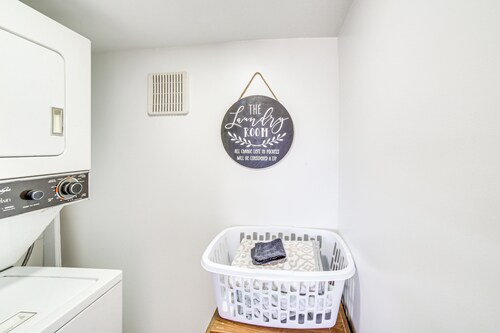 Walk to Dtwn Sault Ste Marie: Updated Studio!