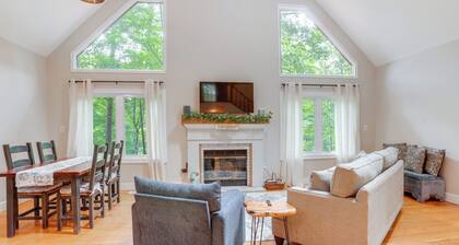 Pet-friendly Lake Monticello Home w/ Perks!