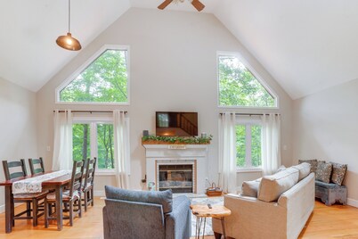 Pet-friendly Lake Monticello Home w/ Perks!