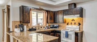 Updated Home in Suburbs - 10 Mi to Dtwn Stockton!