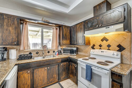 Updated Home in Suburbs - 10 Mi to Dtwn Stockton!