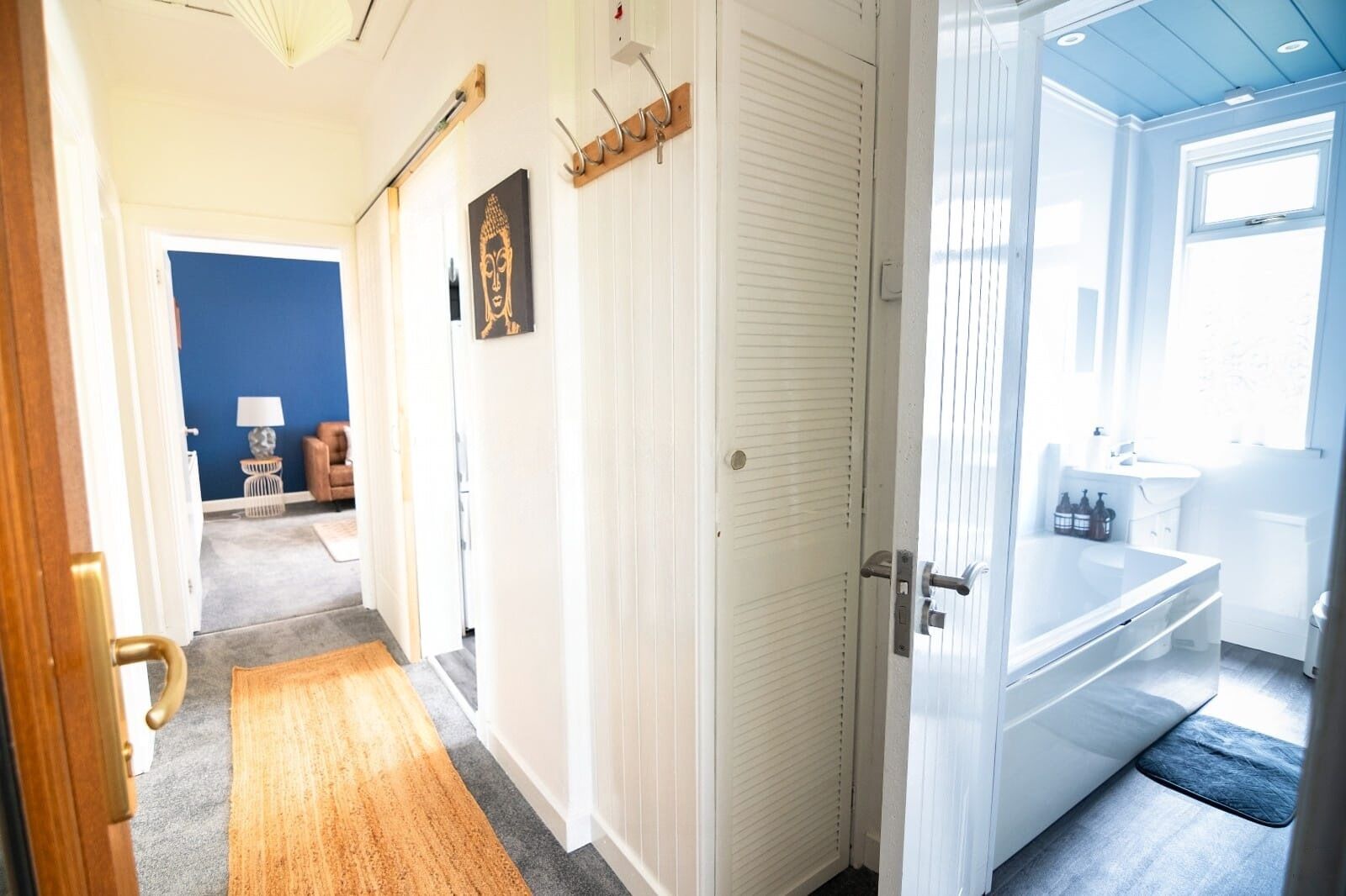 Hårføner, håndklær, såpe og toalettpapir