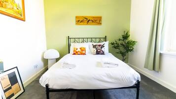 2 bedrooms, iron/ironing board, WiFi, bed sheets