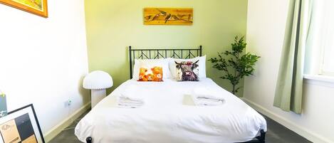 2 bedrooms, desk, iron/ironing board, free WiFi