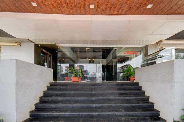 House | Reception