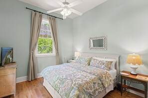5 bedrooms, free WiFi, bed sheets