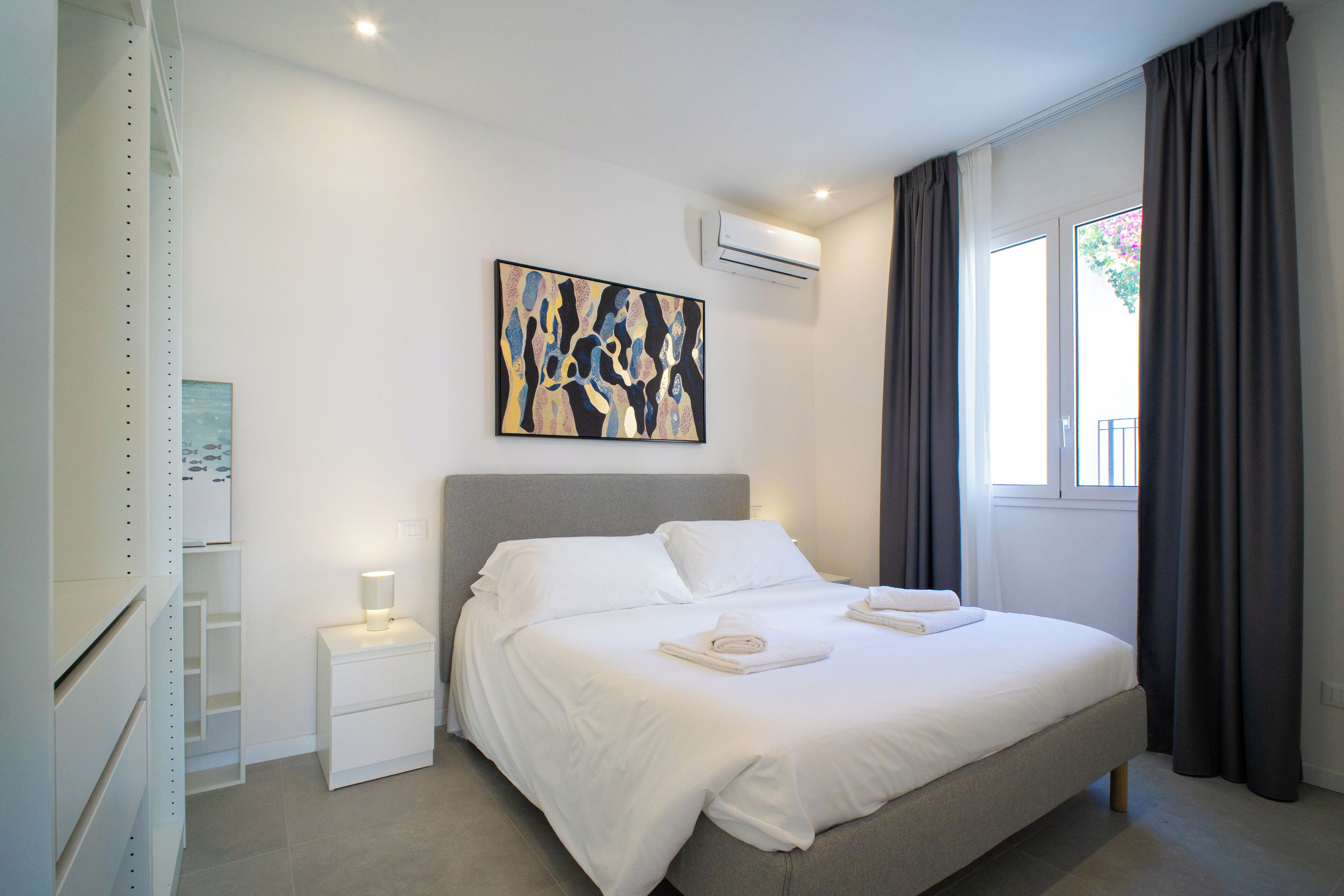 Departamento básico | Tabla de planchar con plancha y wifi gratis 