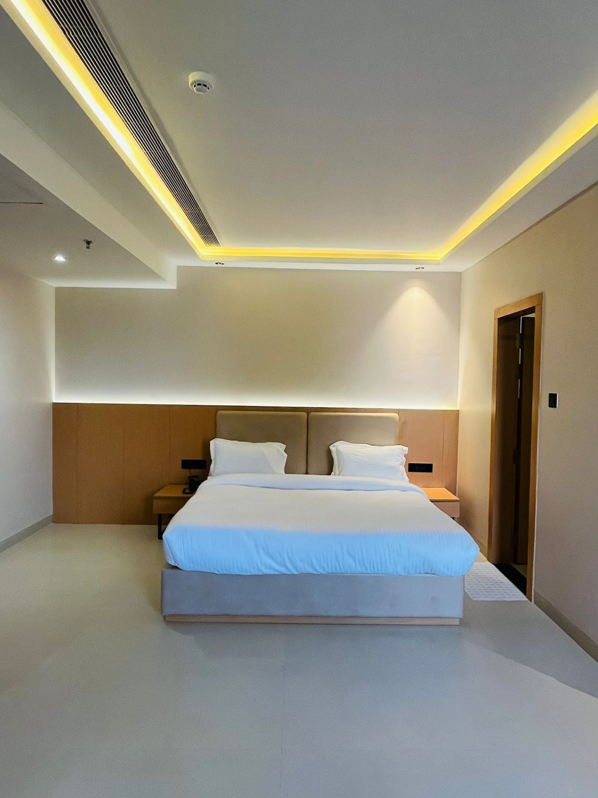 Luxury Room, City View