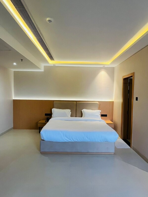 Luxury Room, City View | Desk, free WiFi - Nirvana Nest  (Lucknow)