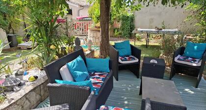 Chambre à louer à la nuitée avec petit déjeuner compris proche de Saint- Emilion