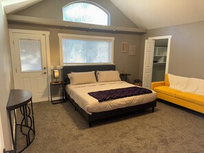 5 bedrooms, iron/ironing board, WiFi, bed sheets - Cozy home for family trip.
5-bedroom house with AC in Salt Lake City (Salt Lake City)