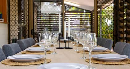 Nature s Nest Pool SPA Outdoor Kitchen Dining