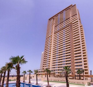 Unclassified image, 2 of 18, button - Central 1BR in JVC w Pool Near Dubai Sports City (Dubai)