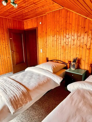 2 bedrooms, WiFi, bed sheets