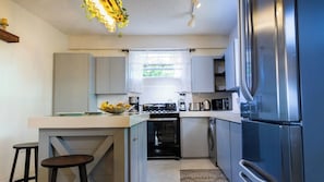 Micro-ondes, four, plaque de cuisson