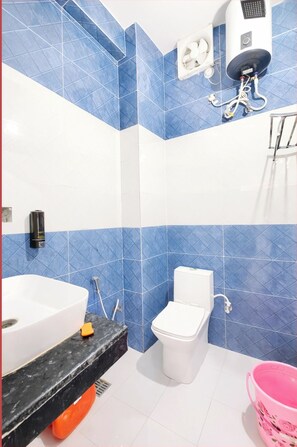 Shower, free toiletries, towels, soap -  Hotel Mateshwari Palace Ayodhya (Faizabad)