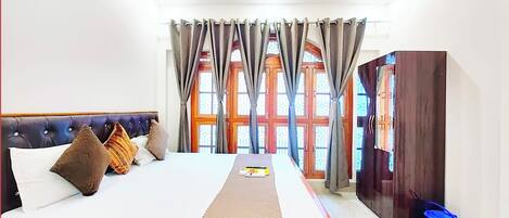 Deluxe Double Room, Air conditioning | View from room