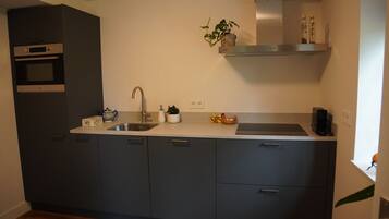 Micro-ondas, fogão, cooktop, lava-louças