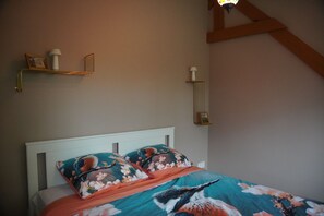 2 bedrooms, free WiFi, bed sheets - Cozy 4-person house with spacious garden, including use of sauna and jacuzzi (Ophemert)