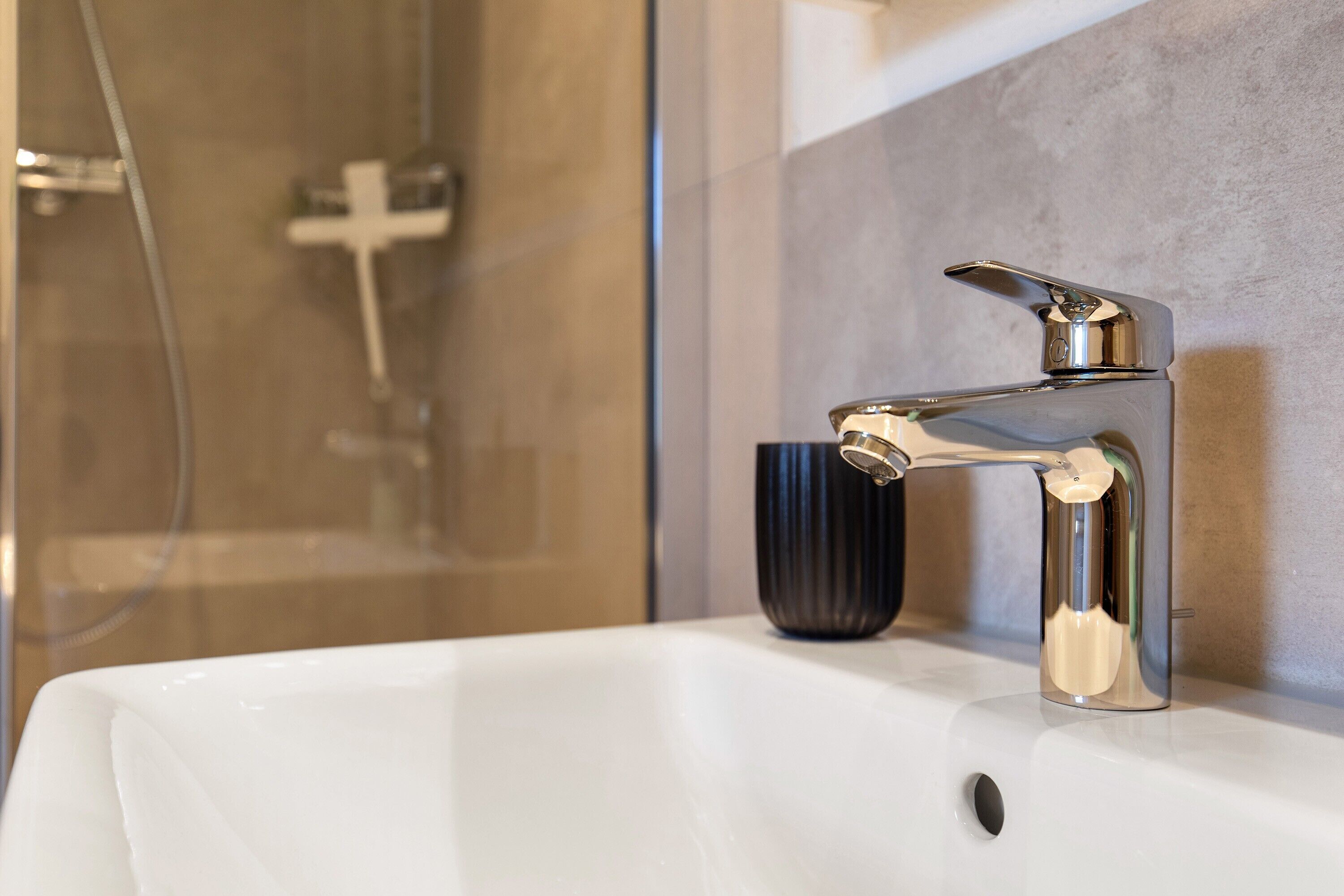 Dusche, Haartrockner, Handtücher