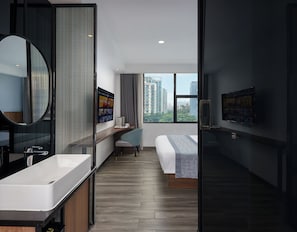 Deluxe Double Room, City View | Premium bedding, blackout curtains, soundproofing, free WiFi