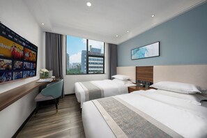 Habitación de lujo con 2 camas individuales, vista a la ciudad | Ropa de cama de alta calidad, cortinas blackout y insonorización 