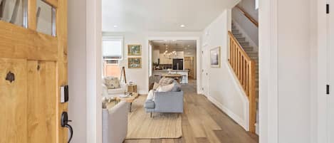 Maison, 4 chambres | Coin séjour