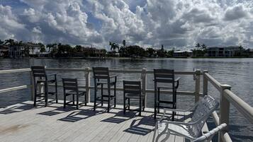 Condo, 2 Bedrooms | Property grounds
