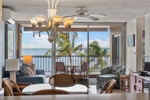 Condo, 2 Bedrooms | Living area