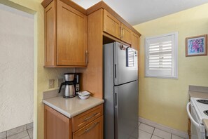 Condo, 2 Bedrooms | Private kitchen | Coffee/tea maker, fridge, oven, toaster - Menehune Shores, #509 2 Bedroom Condo (Kihei)