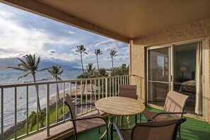 Condo, 2 Bedrooms | Outdoor dining - Menehune Shores, #509 2 Bedroom Condo (Kihei)