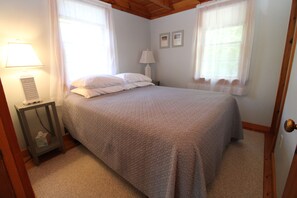 2 bedrooms, WiFi - Charming Pond Access Cottage Near National Seashore (2409) (Eastham)