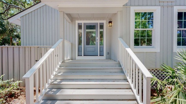 Exterior detail - Private home in Hilton Head Island with a private pool and hot tub! (Hilton Head)