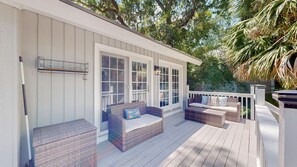 Terrace/patio - Private home in Hilton Head Island with a private pool and hot tub! (Hilton Head)