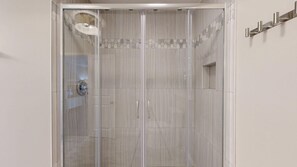 Shower, hair dryer, towels - Private home in Hilton Head Island with a private pool and hot tub! (Hilton Head)