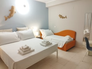 Quarto família | Cofres nos quartos, cortinas blackout, Wi-Fi de cortesia